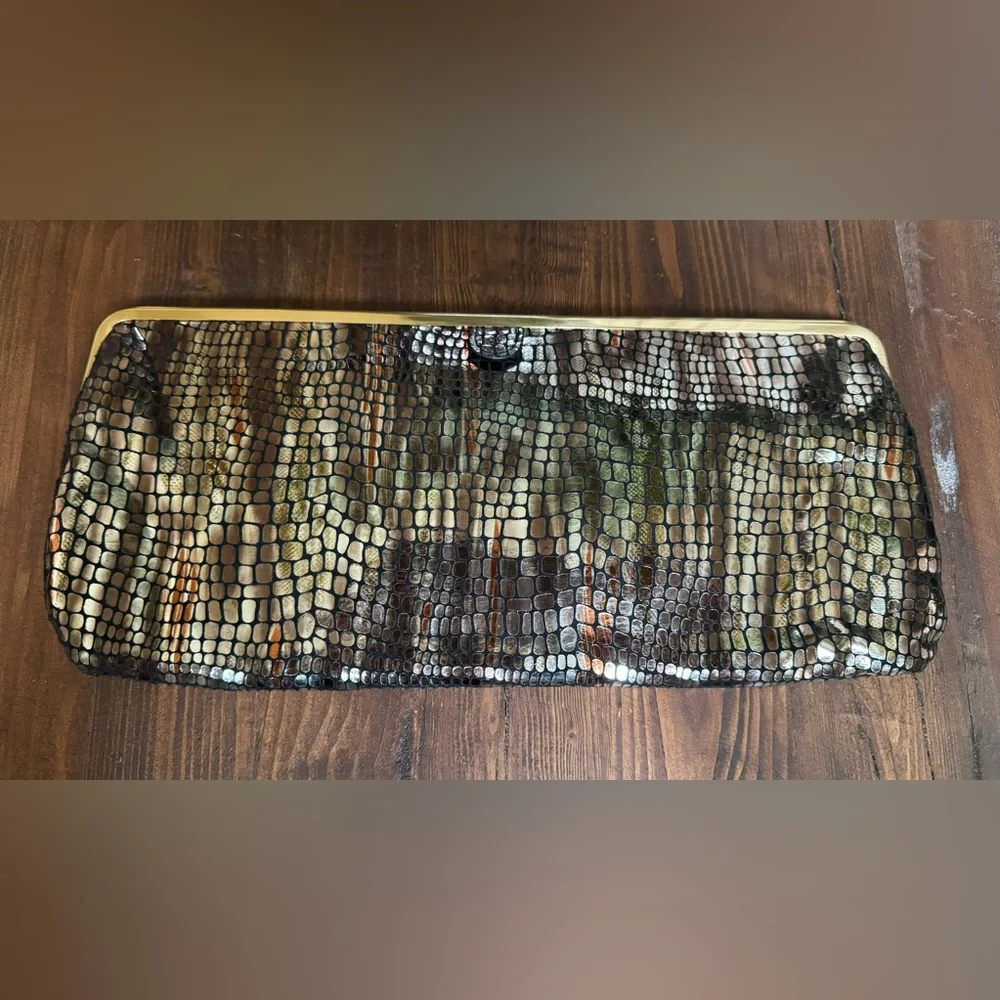 HOBO Clutch - Picture 1 of 3